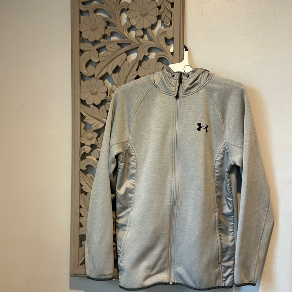 Underarmour- Perfect condition. Ladies small